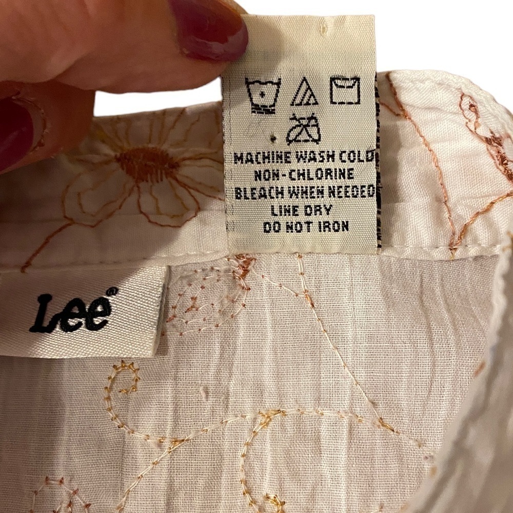 Lee Women’s Button Up Floral Bohemian Embroidered Long Sleeve Top. Size Large - Picture 8 of 11